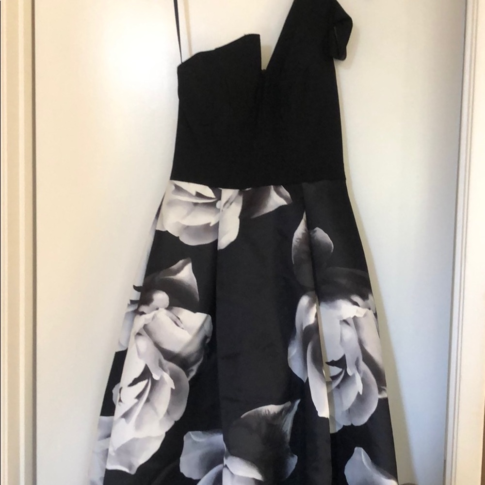 Dress 👗 - Picture 4 of 7